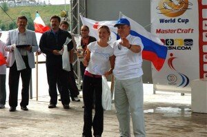 Dubna Mayor Prokh makes special award to Clementine Lucine in 2007