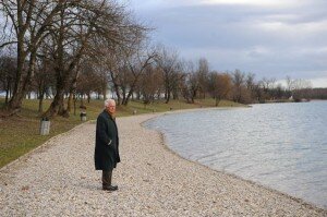 Kuno Ritschard inspects the graded banks at Jarun Lake
