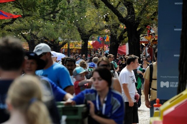 Moomba Monday Crowds